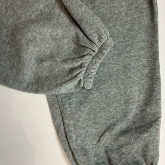 Gray Sweats athleisure pockets elastic waist size small - Picture 2 of 3